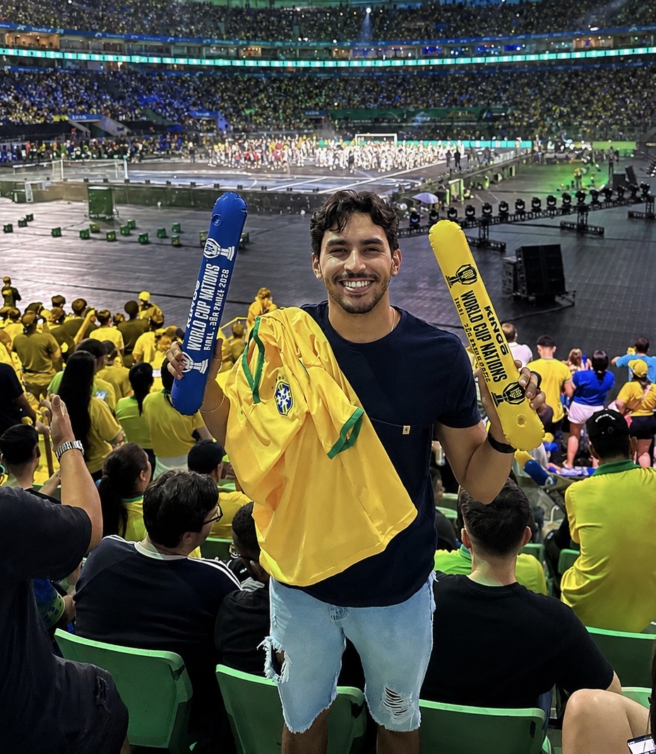 Torcida em estádio de futebol